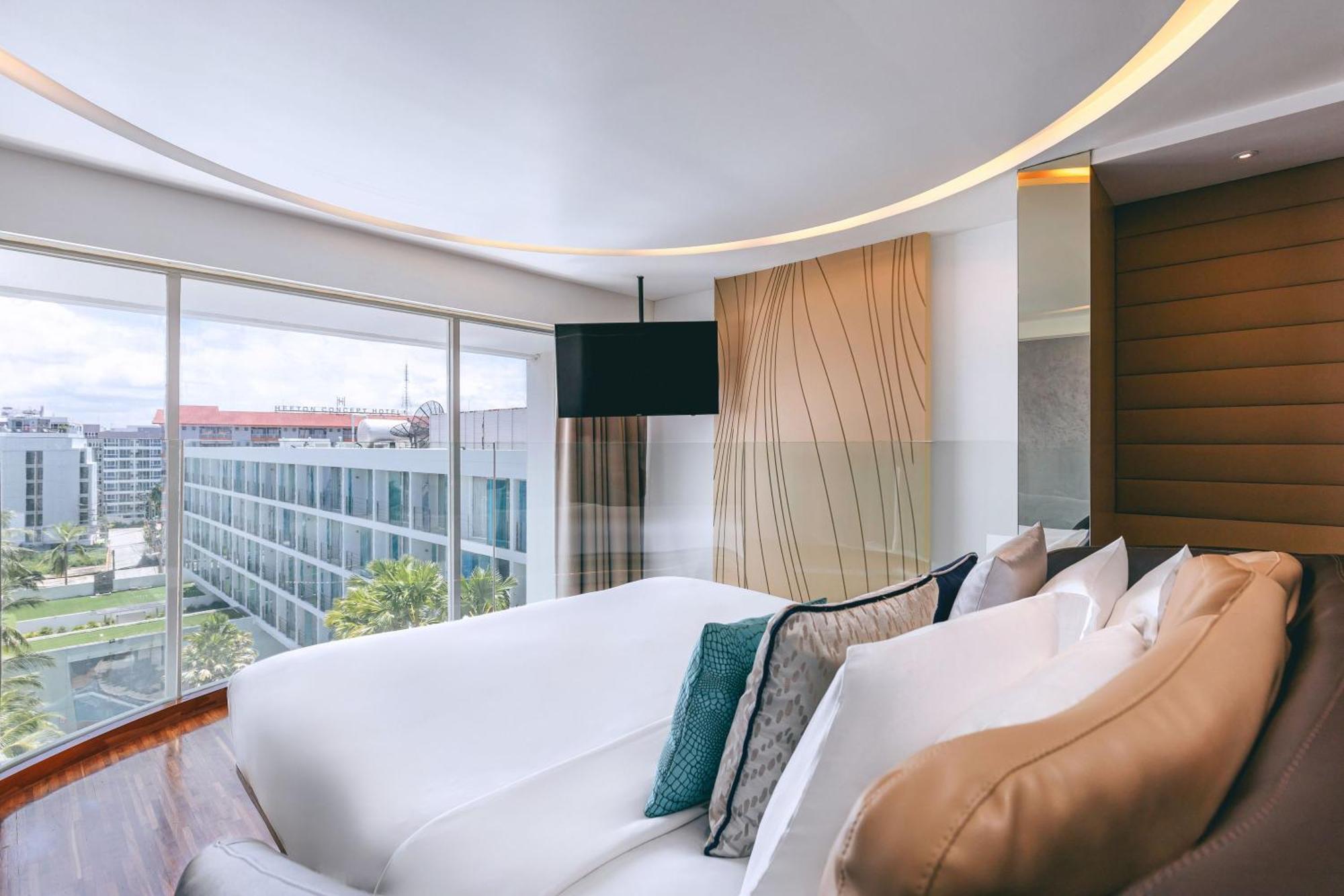 Hotel Baraquda Heeton Pattaya By Compass Hospitality Exterior foto