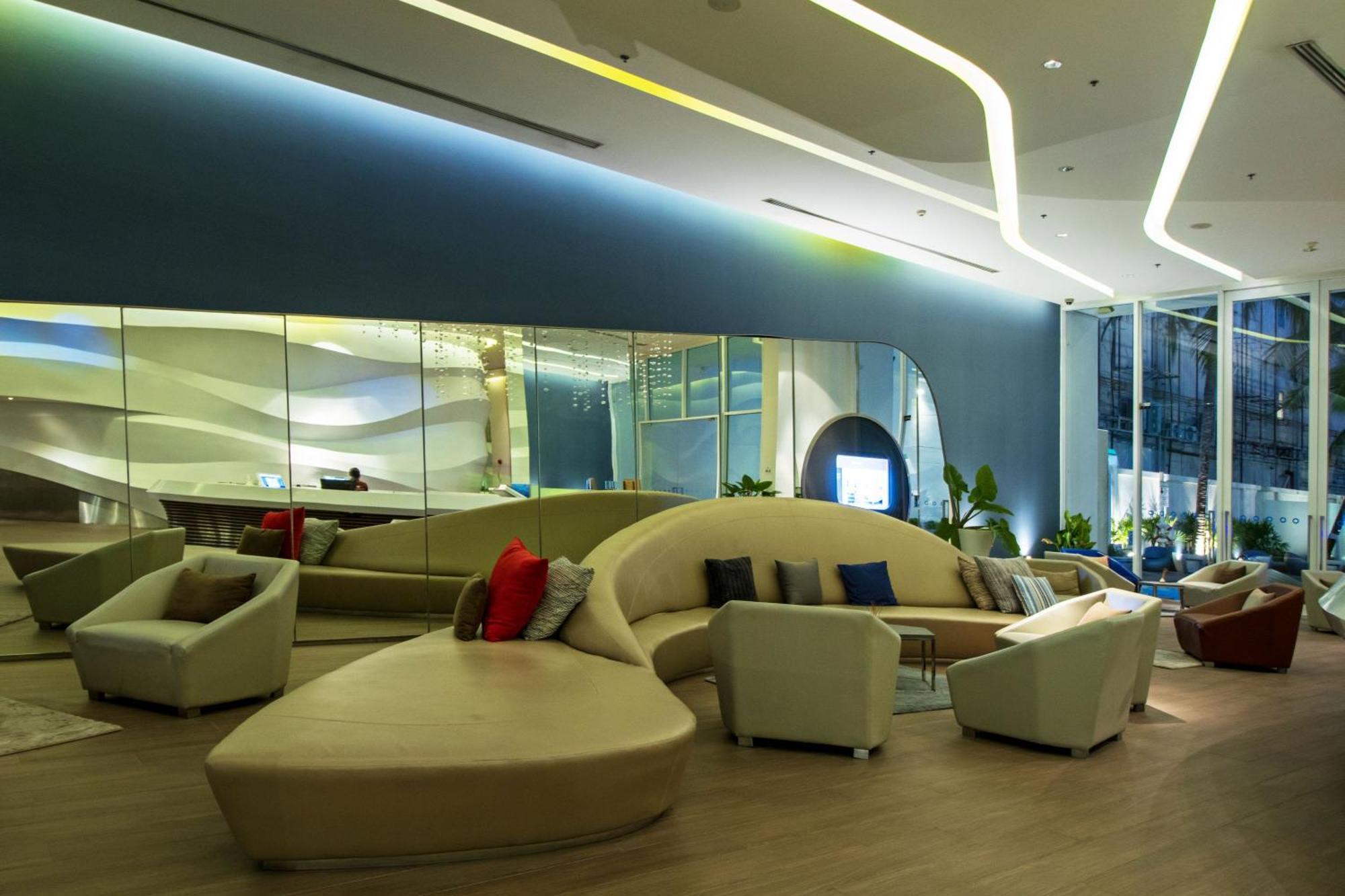 Hotel Baraquda Heeton Pattaya By Compass Hospitality Exterior foto