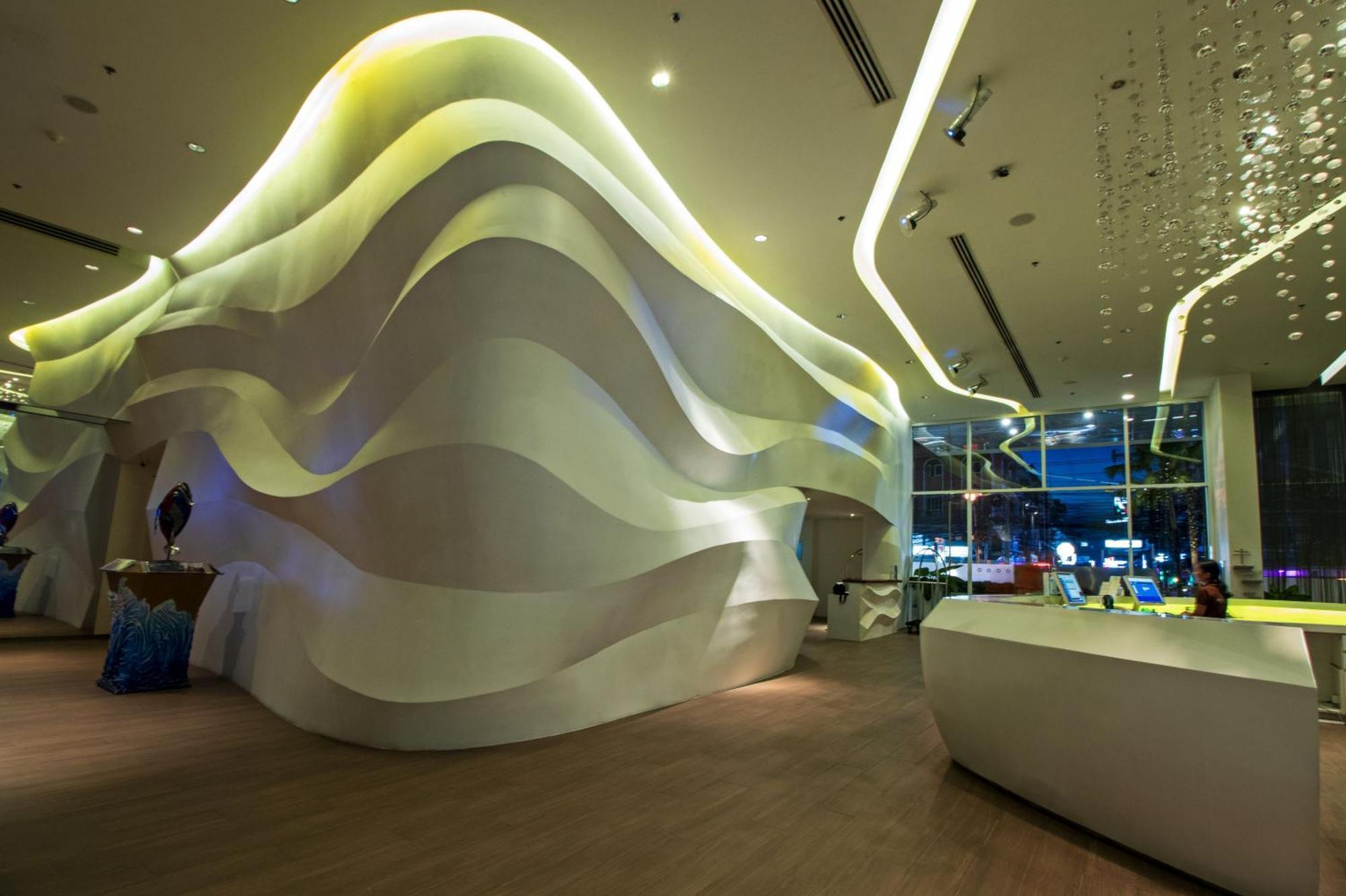 Hotel Baraquda Heeton Pattaya By Compass Hospitality Exterior foto